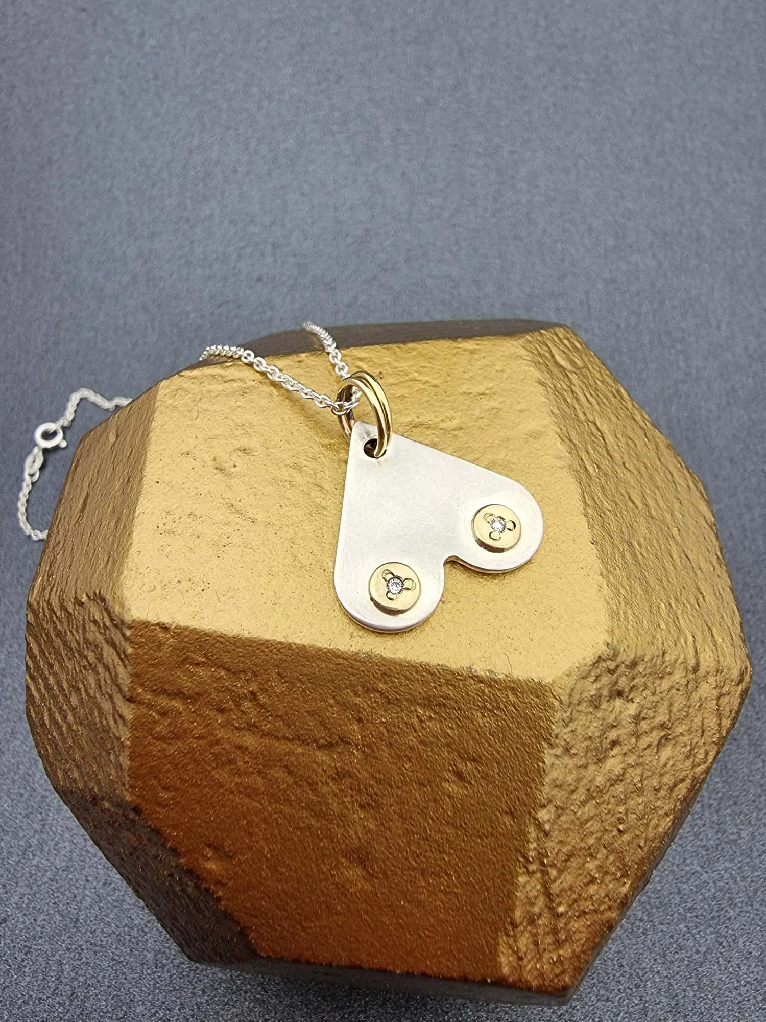 A BREAST FRIENDS - diamond necklace