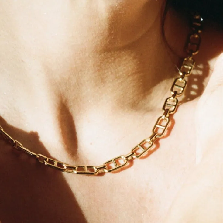 Fine Stirrup Chain Necklace with Tusk Clasp