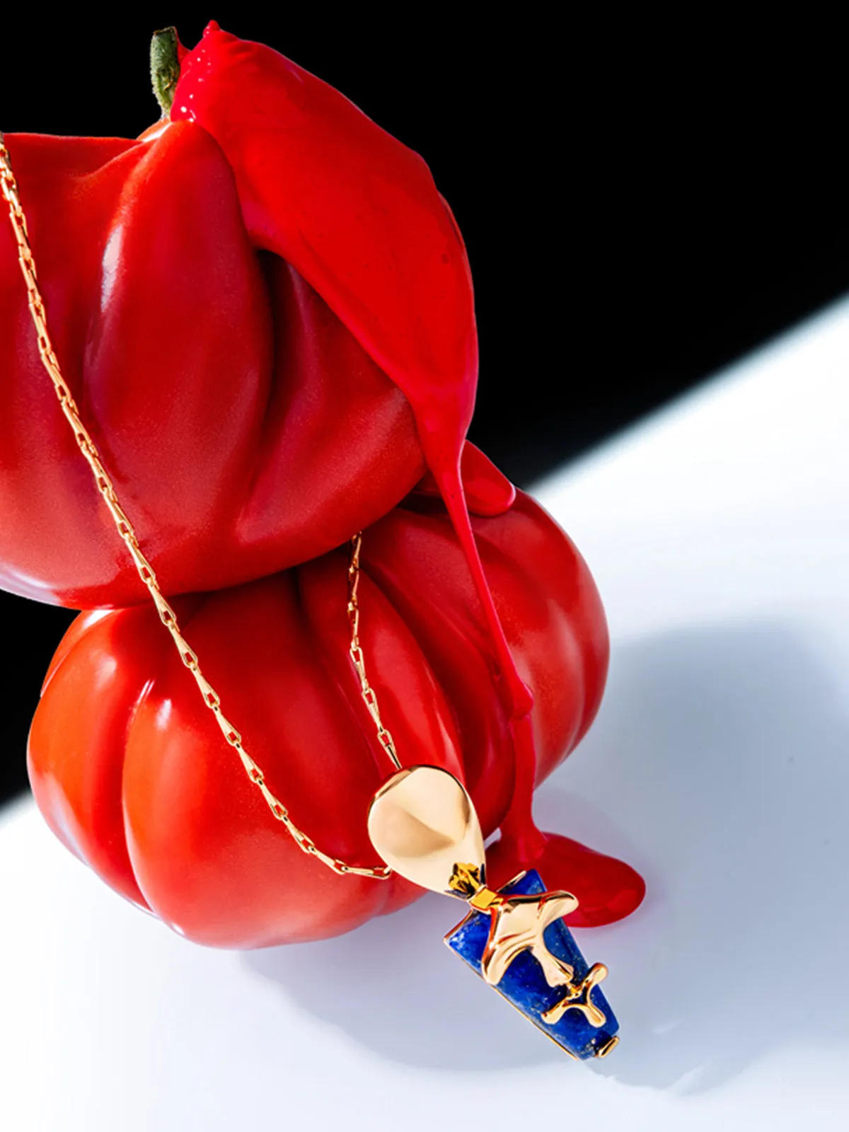 Iconic Sculpt Blue Neckace