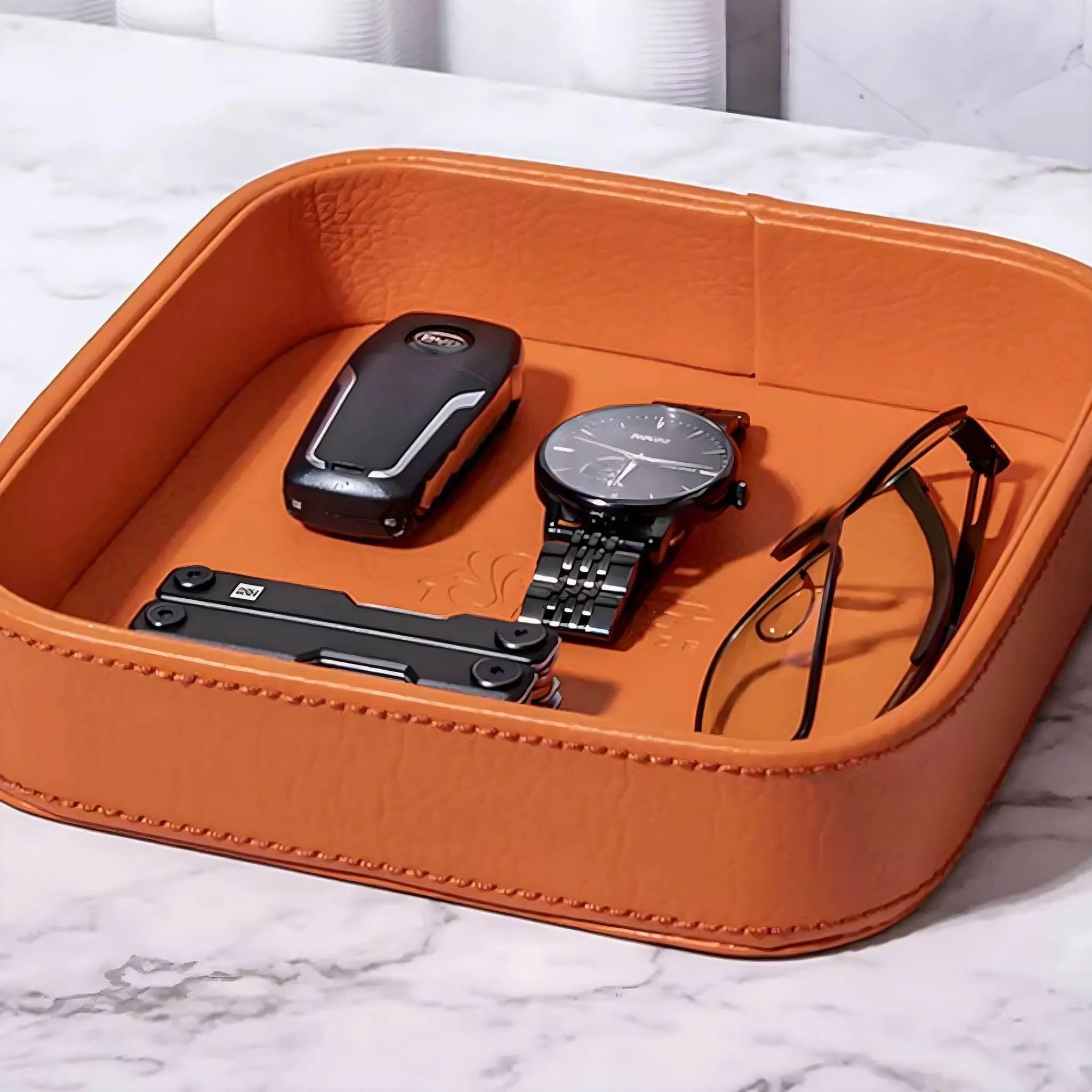 Luxe Leather Day Planner - Elegant Organizer