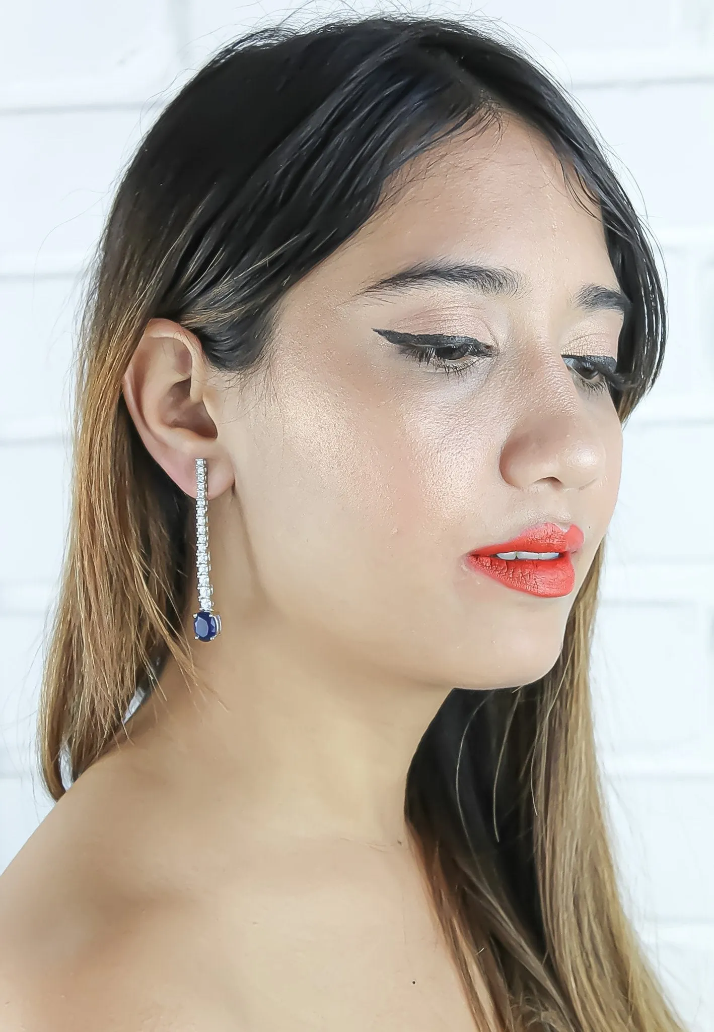 "Marbella Zircon Earrings: Lightweight, 18K Gold or Silver Plated"
Keywords: Marbella, Zircon, Earrings, Lightweight, Gold-plated, Silver-plated.
