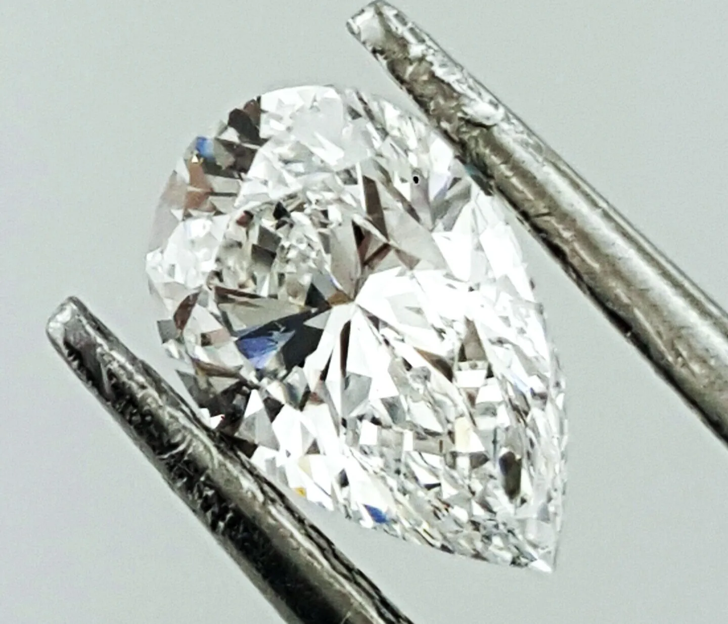 Real Pear Cut Natural Loose Diamond 0.73 CT D Color VS2 Clarity GIA Certified