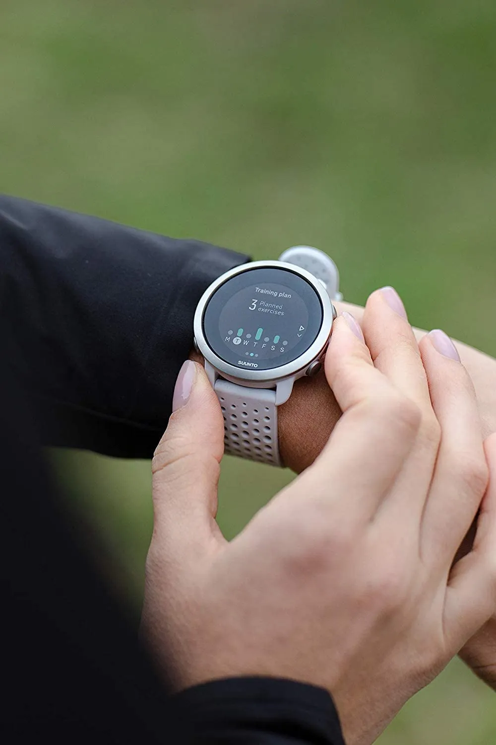 Suunto 3 Fitness Multisport Watch with Heart Rate Monitor and Wearable4U Bundle