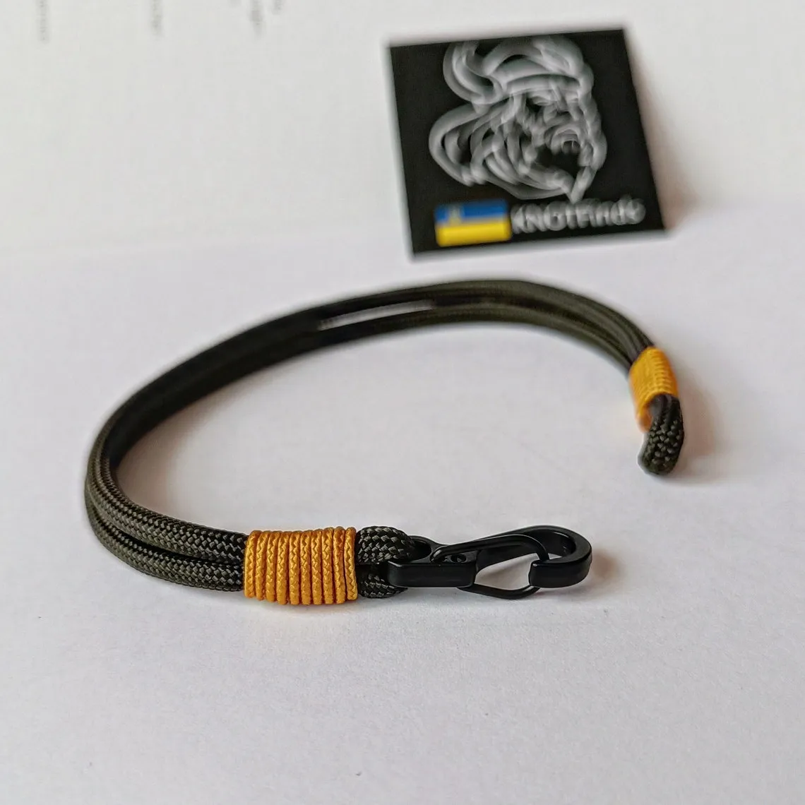 Thin green olive paracord and carabiner bracelet. Unloading camp. Surfer bangle. Extreme durable.