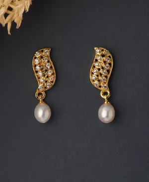 Trendy Hanging Pearl Earring